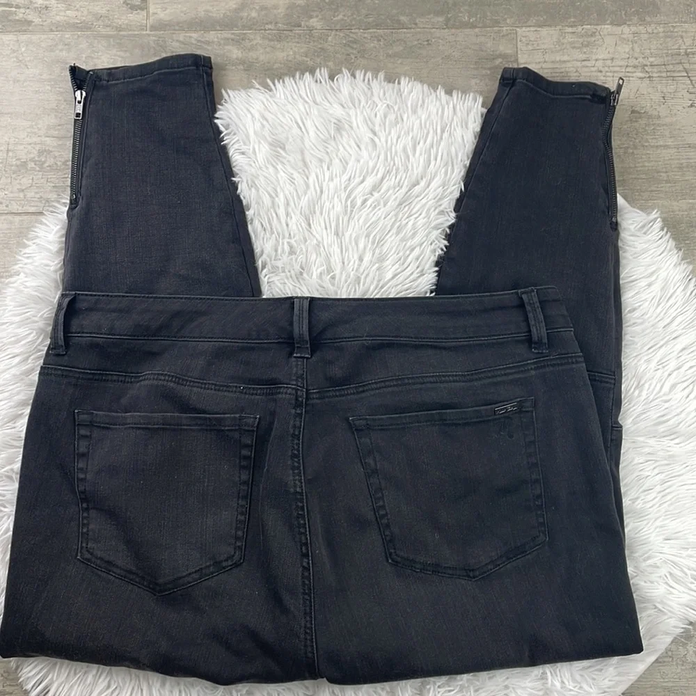 SEVEN7 MELISSA MCCARTHY Pencil faded black Moto Jeans. Size 18w - Picture 11 of 12